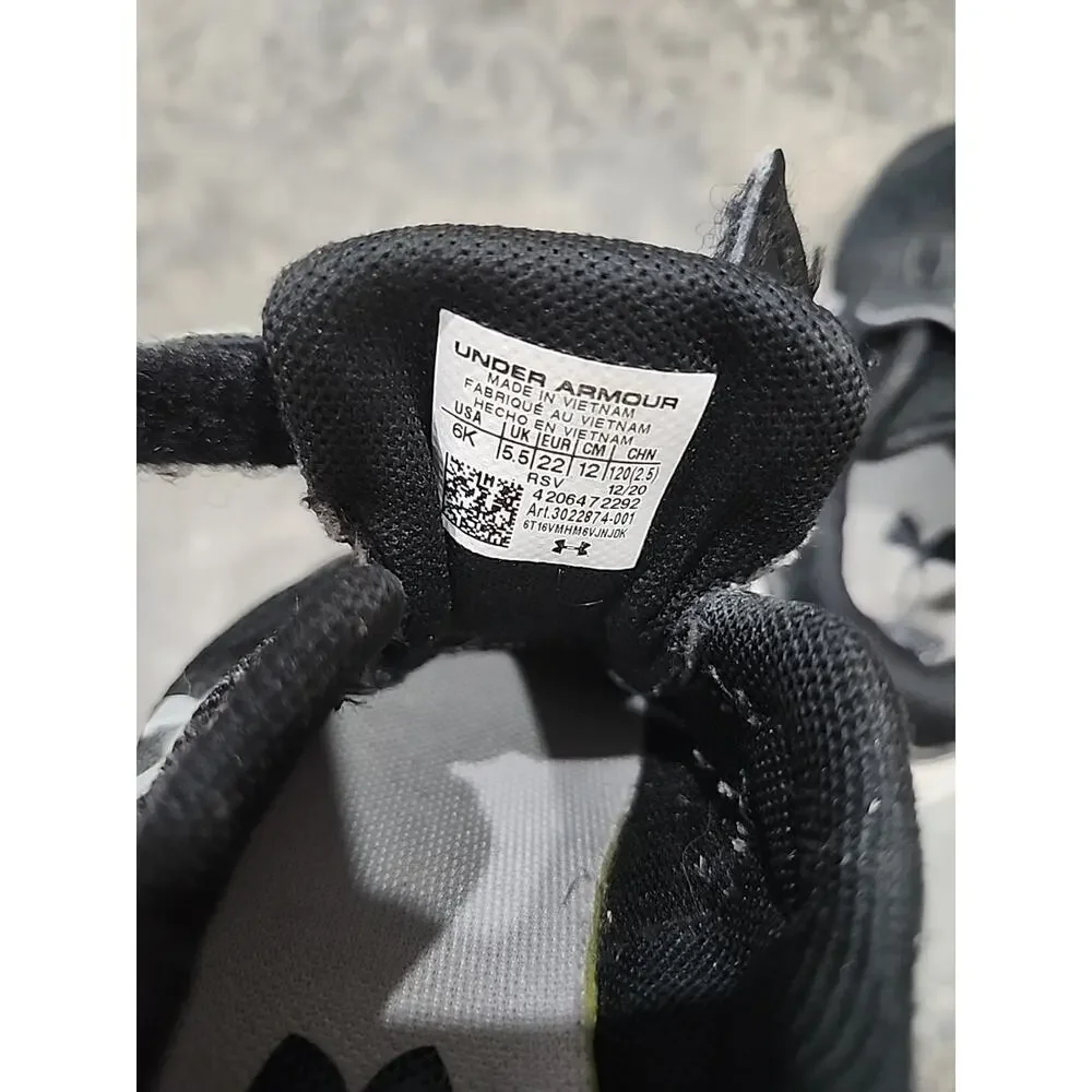 2 Pairs Under Armour Assault & Surge Toddler Shoe Sz 6 K Black Hook & Loop